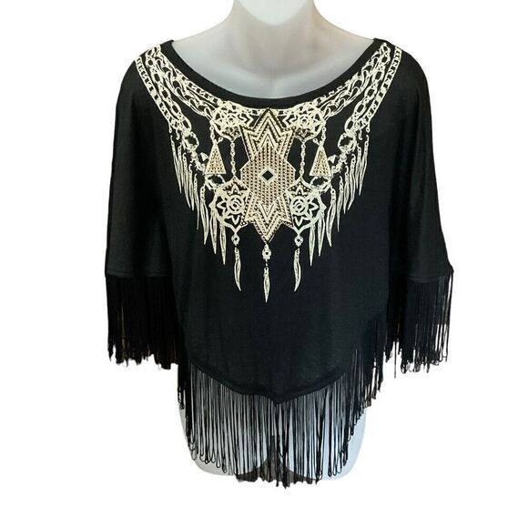 Rue21 Blouse Poncho Style Black Tan Fringe Dream Catcher Feather Print Size XS - Picture 1 of 7